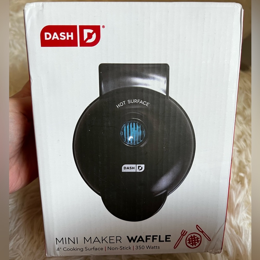 Dash - mini waffle maker BRAND NEW